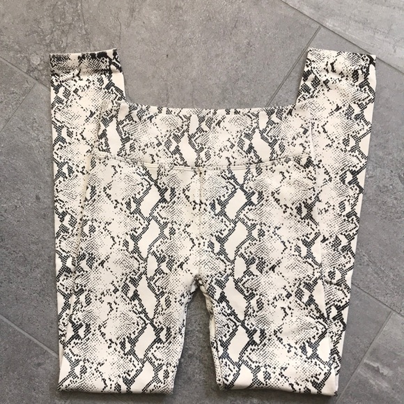 Snake skin pattern lines leggings - Picture 1 of 5
